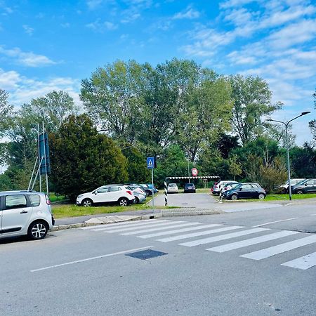 Nuova E Comoda Milano Esterno foto